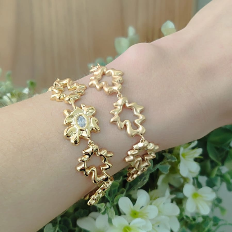 Pulseira Orgânica Acetinada Folheada Ouro 18K Elegante Joia Feminina Brilho Duradouro